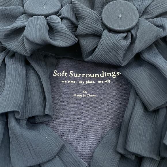 Soft Surroundings Floral Applique Ruffle Neck Top Navy Blue Size S - Picture 8 of 9